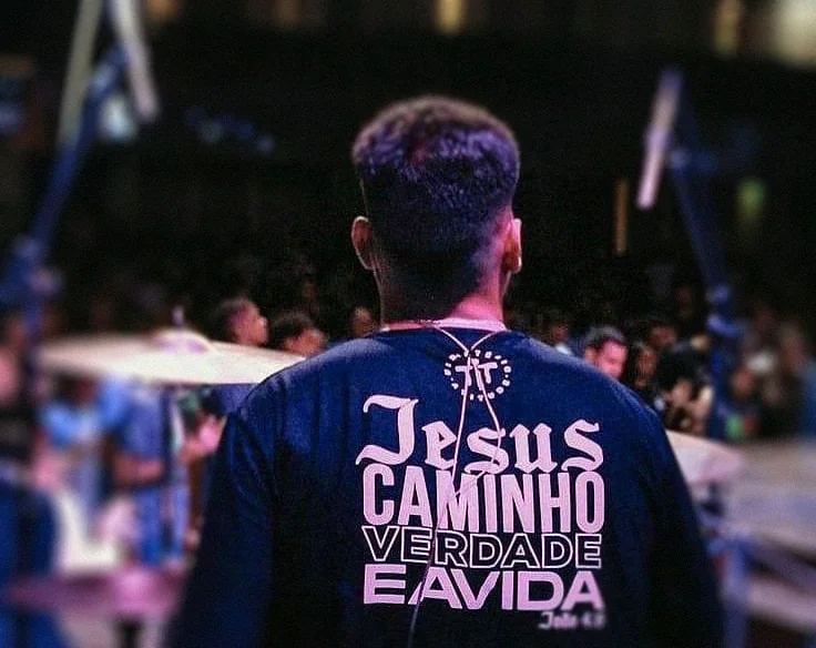 Camiseta personalizada para ministério e evento cristão.